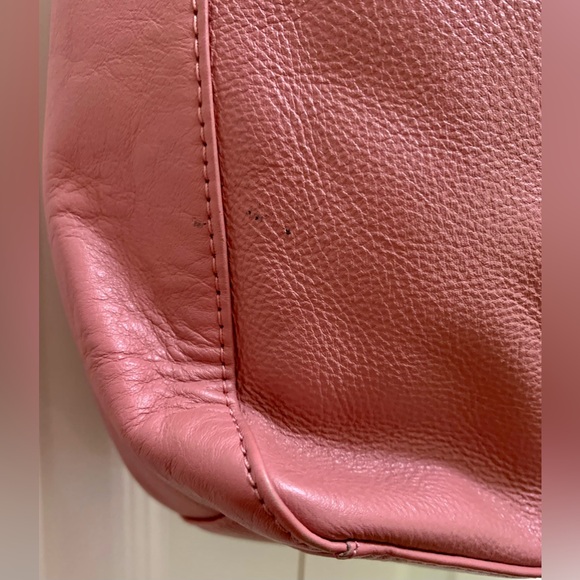RFID Pelle Soft Pink Crossbody Messenger Envelope Zip Lined - Picture 8 of 16